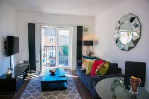 MODERN 2 BEDROOM APARTMENT - London
