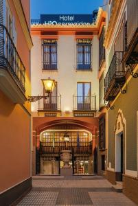 Alameda de Hércules, Muy Céntrico