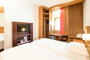 Standard Twin Room room in Ibis Fujairah