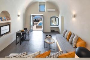 Halcyon Days Suites Santorini Greece