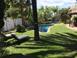 Villa with Heated Pool and Jacuzzi close to Puerto Banus and Beach - Estepona