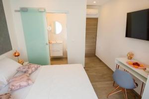 Rose Gold Rooms & Studio with balcony
