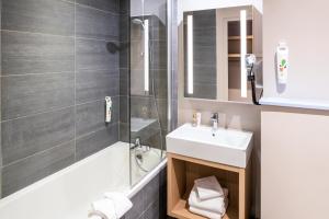 Hotels ibis Styles Clamart Gare Grand Paris : photos des chambres