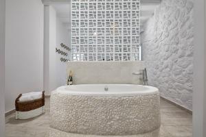Superb Suite Sea View Indoor Hot Tub