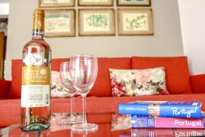 Cozy and Spacious apartment in Graça, Lisbon