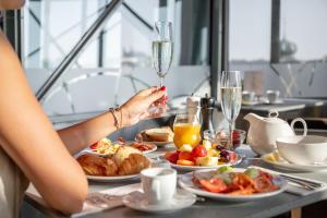 Dancing House - Tančící dům hotel