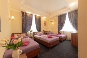 Standard Triple Room room in Troya Hotel