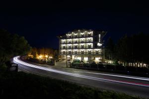 4 star viesnīca Hotel Helen Bakeu Rumānija