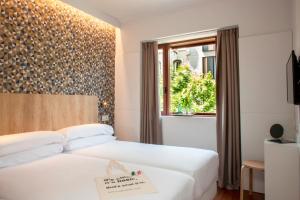 Twin Room room in Chic & Basic Velvet
