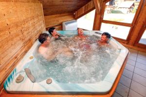 Hotels Chalet-Hotel Le Beausoleil, The Originals Relais : photos des chambres