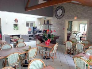 Hotels Logis Hotel Restaurant Le Grand Turc : photos des chambres