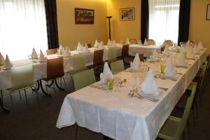 Hotels Logis Hotel Restaurant Le Grand Turc : photos des chambres