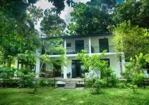 Villa by the Lake Bolgoda, Moratuwa-Colombo - Katubedda