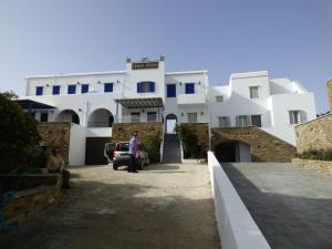 Nesaea Studio Tinos Greece