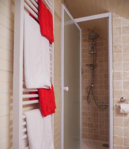 B&B / Chambres d'hotes Clos des Ormes : Chambre Double avec Salle de Bains Privative