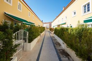 Luxurious triplex near the beach In Estoril