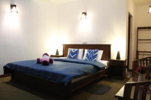 Dewdrops at Lake Gregory