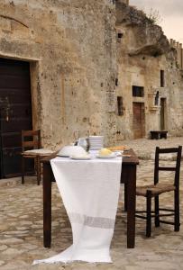 Via Civita 28, 75100, Matera, Basilicata, Italy.