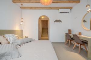 Floras Villa with Plunge Pool