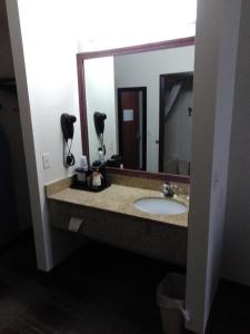 King Room - Non-Smoking room in Quality Inn & Suites