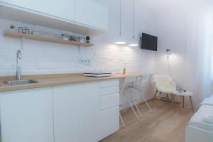 "D&M" Studio Apartments