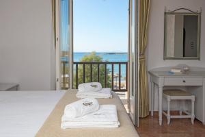 Contaratos Beach Hotel Paros Greece
