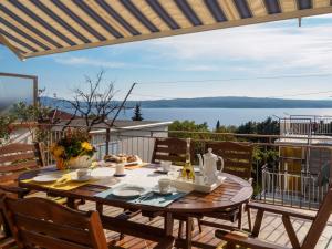 Relaxing Seaview Apartment Barac on Separated Floor 