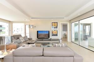 Blue Ocean by VillaGranCanaria