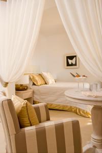 Gold Suites - Small Luxury Hotels of the World Santorini Greece