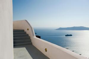 Gold Suites - Small Luxury Hotels of the World Santorini Greece