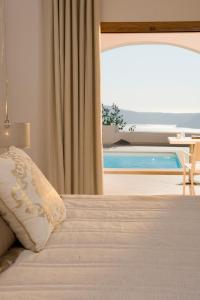 Gold Suites - Small Luxury Hotels of the World Santorini Greece