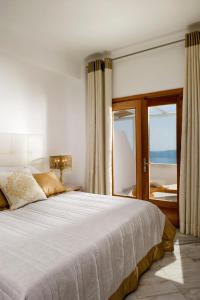 Gold Suites - Small Luxury Hotels of the World Santorini Greece