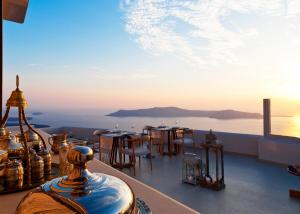 Gold Suites - Small Luxury Hotels of the World Santorini Greece