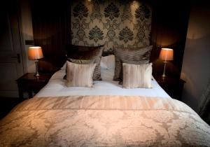 Superior Double Room room in The George Inn