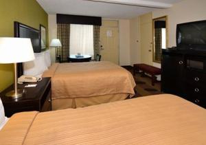 Double Room with Two Double Beds - Smoking room in Quality Inn Greenwood Hwy 25