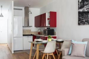 Rue du Temple - Le Marais with AC