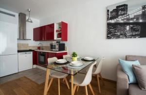 Rue du Temple - Le Marais with AC