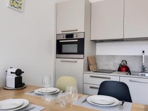 Nestor&Jeeves - CAESARS - Hyper center - Shopping avenue