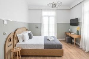 Apartment with Balcony room in The Anthemion House
