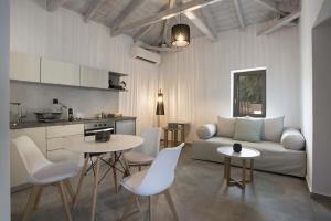 Calme Suites Mani