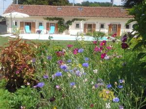 B&B / Chambres d'hotes La Vieille Gorce Gites in the Vienne : photos des chambres