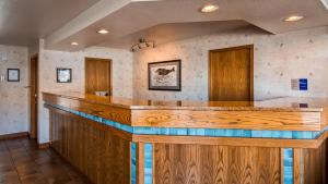 RiverTree Inn & Suites