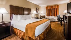King Room - Non-Smoking room in Best Western Muncie