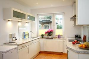 Dr-Ross-Str-14-Schulzes-Hues-EG