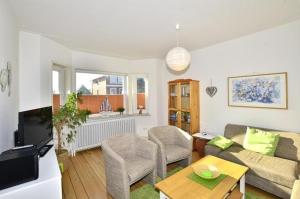 Dr-Ross-Str-14-Schulzes-Hues-EG