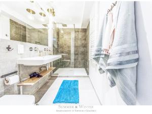 Family Luxury Pure Old Town Apartament 1-8, 2 sypialnie i salon, parking pub, 60m2