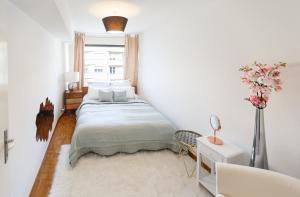 Central Apartment with Terrace