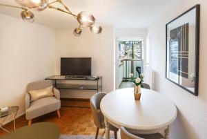 Central Apartment with Terrace