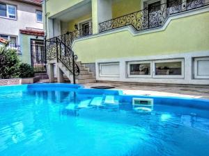 Apartment Cace