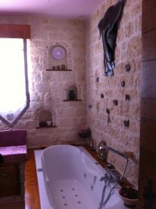 B&B / Chambres d'hotes Le Mas des Mathes, Chambres d'hotes, Studios : photos des chambres